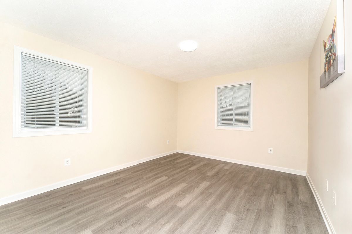 Building Photo - 14 Halley Pl SE