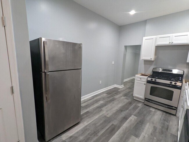 Building Photo - 2027 Wilkens Ave