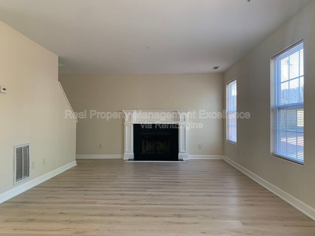 Building Photo - 5611 Sojourn Dr