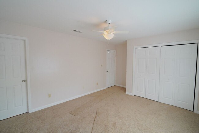 Building Photo - 3178 N Ridge Rd