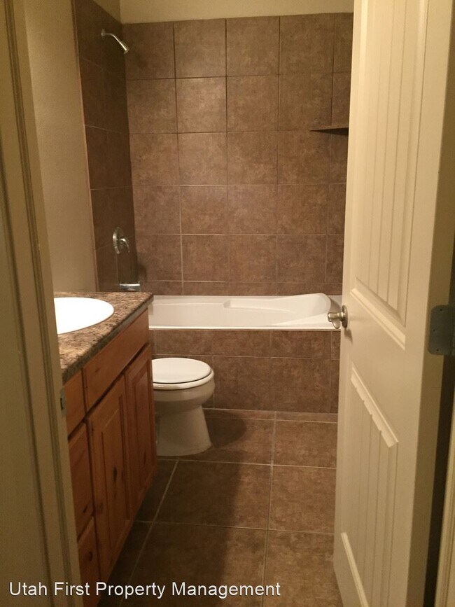 Building Photo - 3 br, 2 bath House - 543 N 2480 W