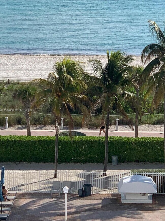 Building Photo - 5005 Collins Ave