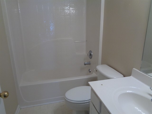 Building Photo - 1387 Belfaire Lake Trl