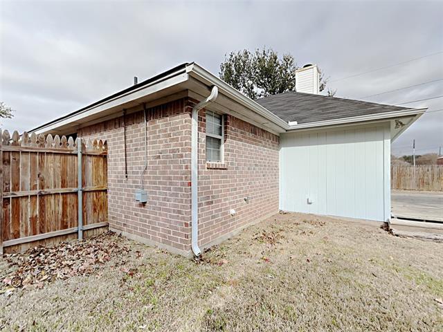Building Photo - 551 SW Rand Dr