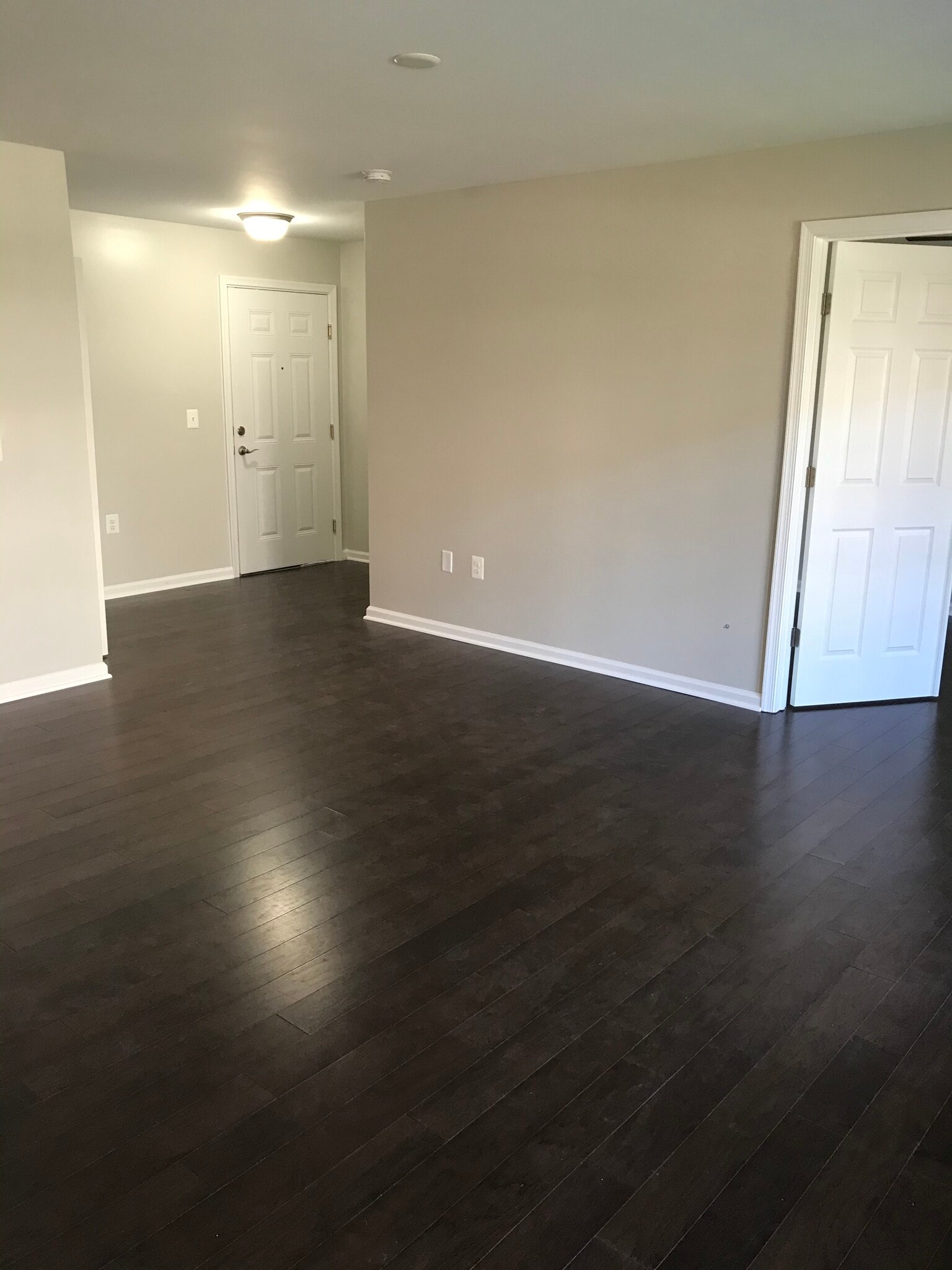 Living Area - 6425 Richmond Hwy