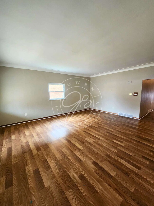 Building Photo - Must see to truly appreciate! This unique 3-bedroom, 2.5-bath unit within a 4-unit complex offers...