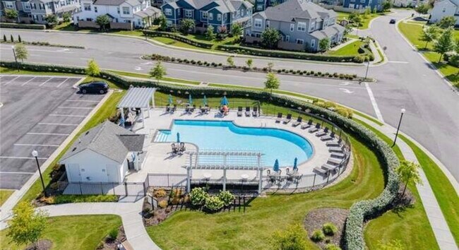 Building Photo - 1733 Dromolin Dr