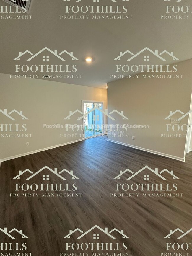 Building Photo - 1655 E Greenville St