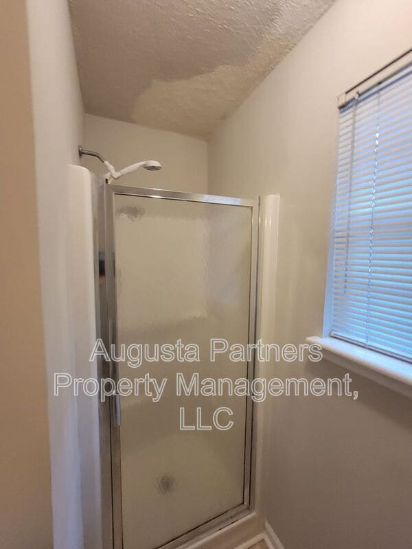Building Photo - 2312 Perot Dr