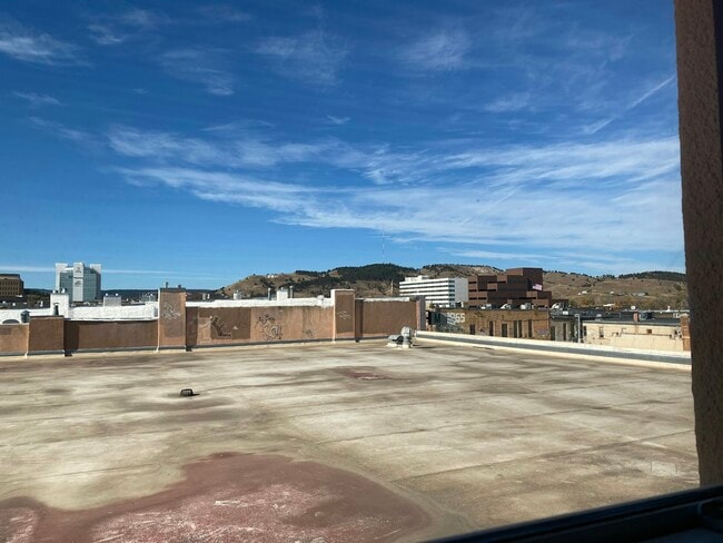 Building Photo - 609 St Joseph St