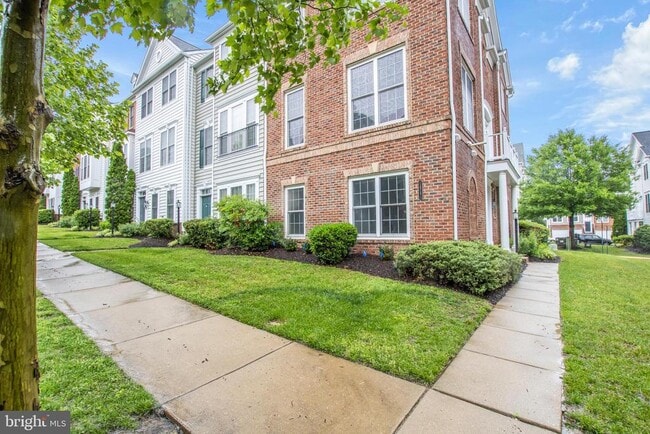 Building Photo - 14741 Potomac Branch Dr