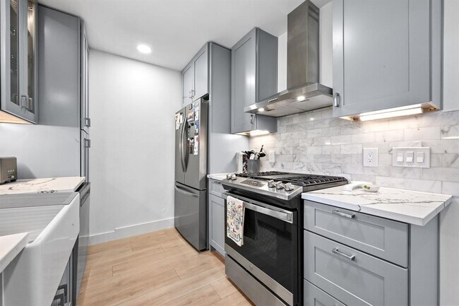 Building Photo - 805 Huntingdon Pl