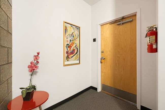 Building Photo - Stylish Studio Condo in Downtown Asheville...