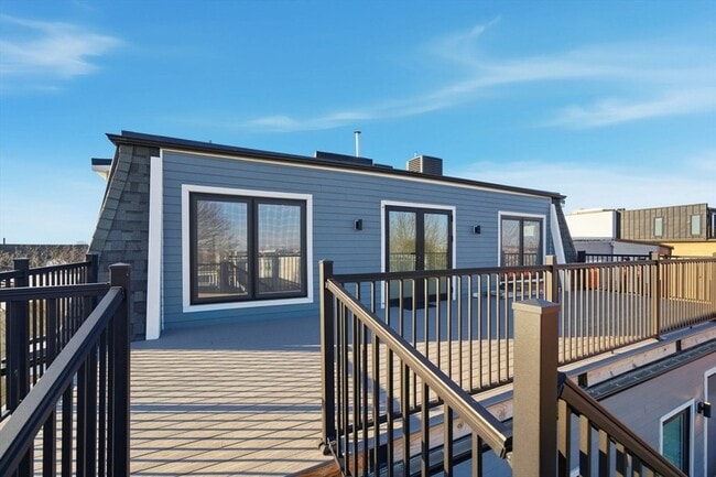 Building Photo - 238 Webster St