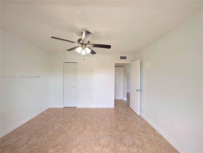 Building Photo - 10765 SW 108th Ave