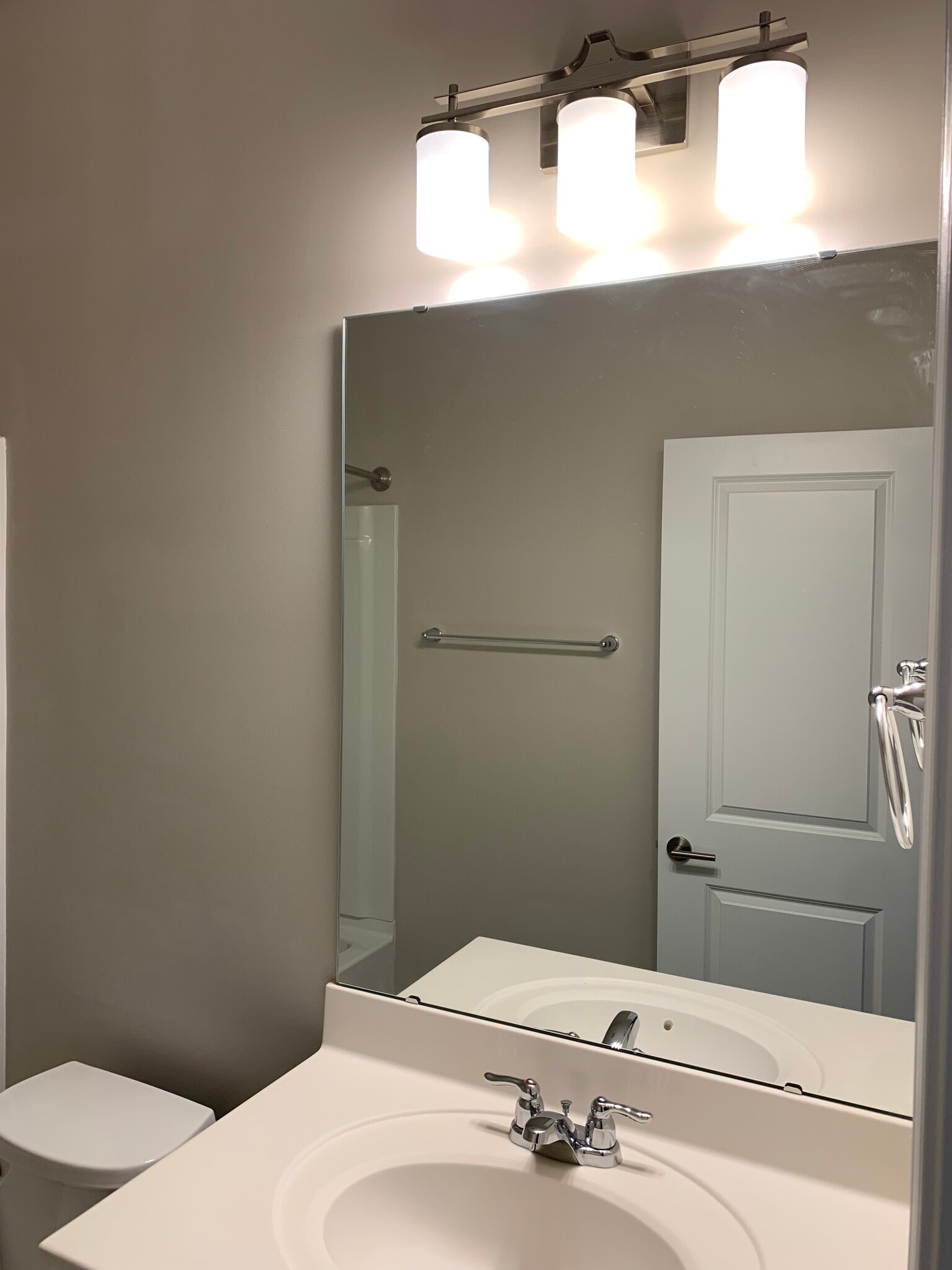 Secondary Masters Bathroom - 1353 Fitchie Pl