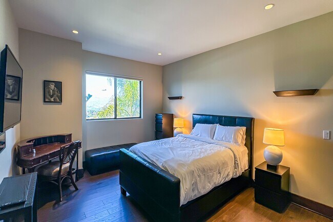 Building Photo - 11470 Dona Evita Dr