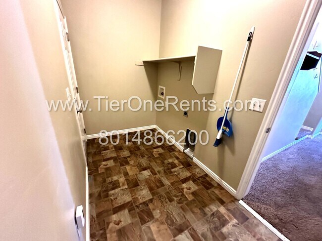 Building Photo - This property offers a NO DEPOSIT option a...