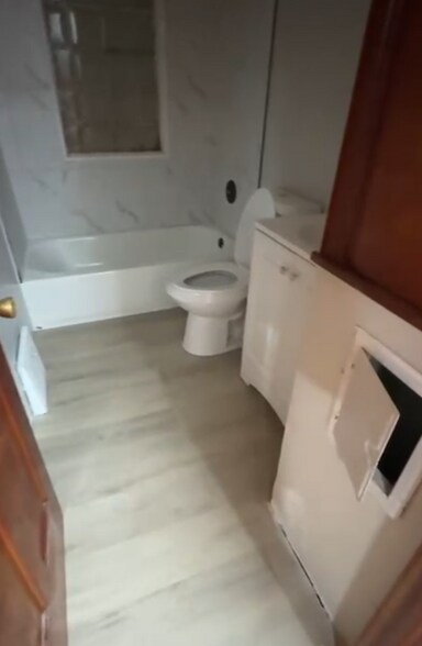 Building Photo - 5536 Dalewood Ave