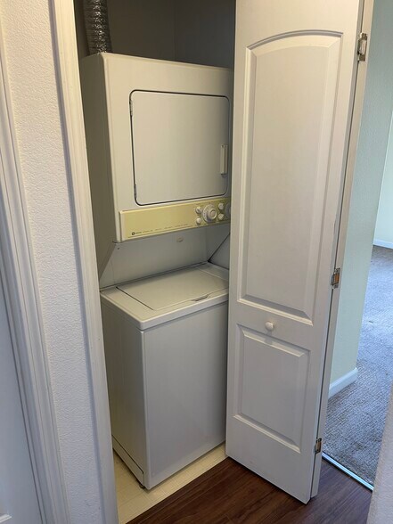 Building Photo - 375 Hope St