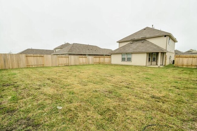 Building Photo - 913 Ember Wood Ct