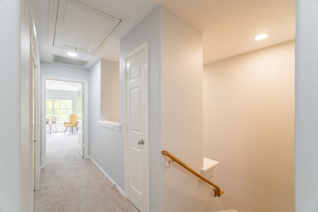 Building Photo - 262 Liriope Ct