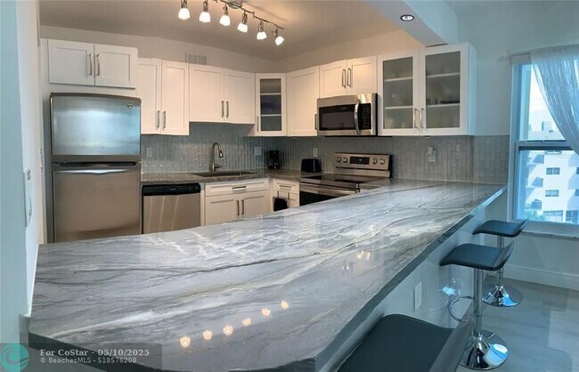 Building Photo - 7118 Bonita Dr