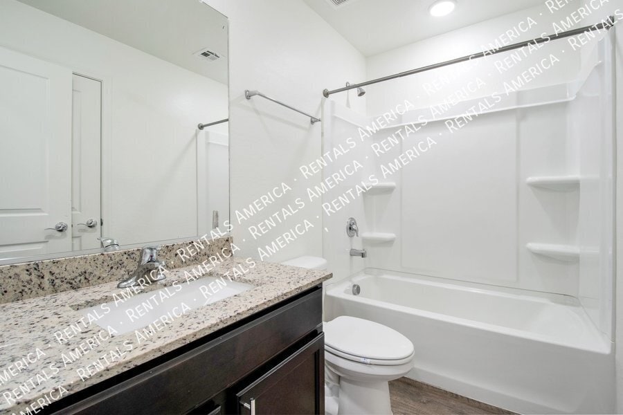 Building Photo - 1560 E Demain Dr