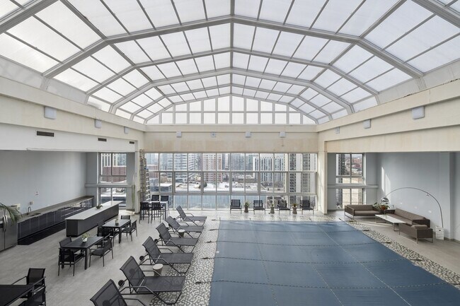 Building Photo - 1221 N Dearborn St