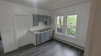 Building Photo - 84 Chestnut St