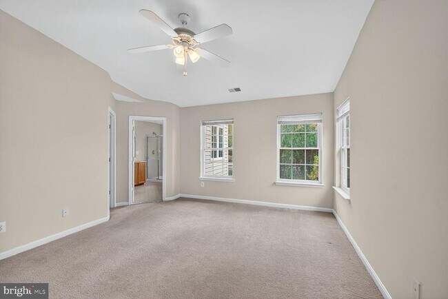 Building Photo - 1515 Shields Terrace NE
