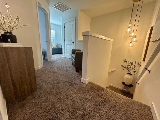 Building Photo - Beautiful Upgraded Vancouver Townhome!