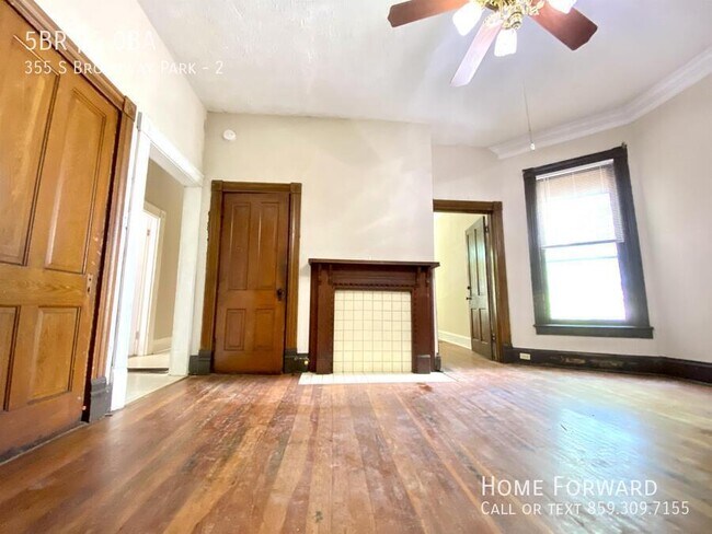 Building Photo - 355 S Broadway Park