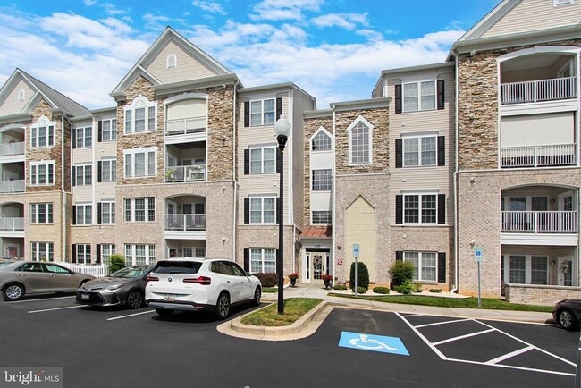 Building Photo - 1003 Running Creek Way