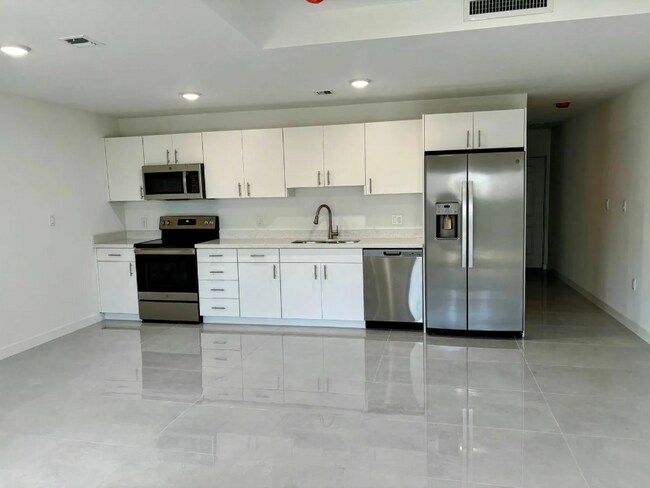 Building Photo - 14559 SW 261 St Ter