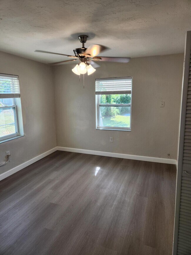 Building Photo - 65 W 34th St