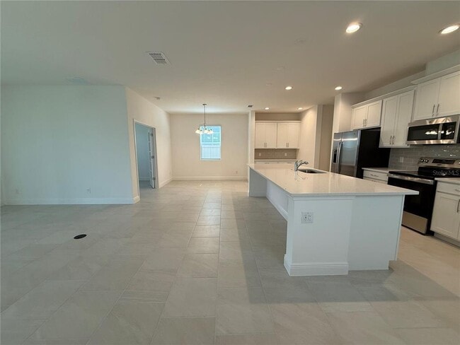 Building Photo - 14496 Crestavista Ave