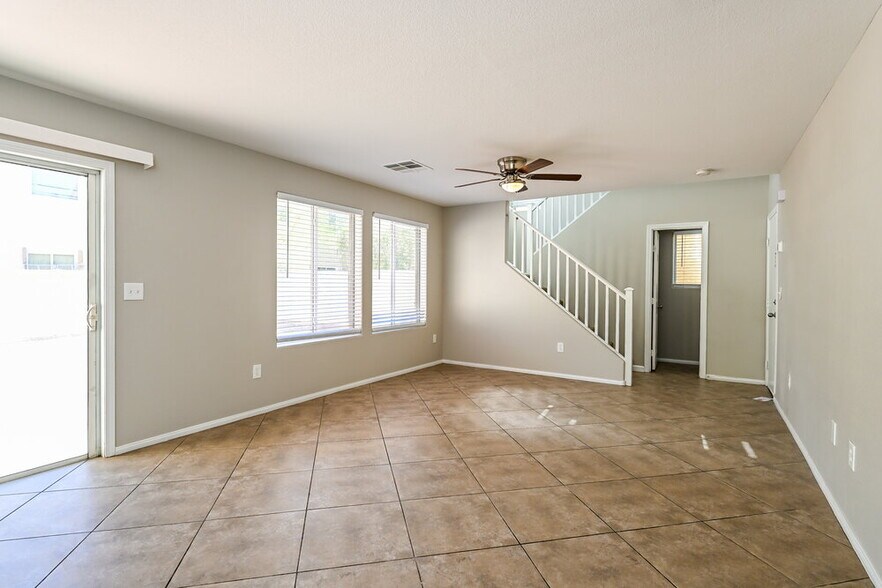 Building Photo - 5067 W Vacaville Ave