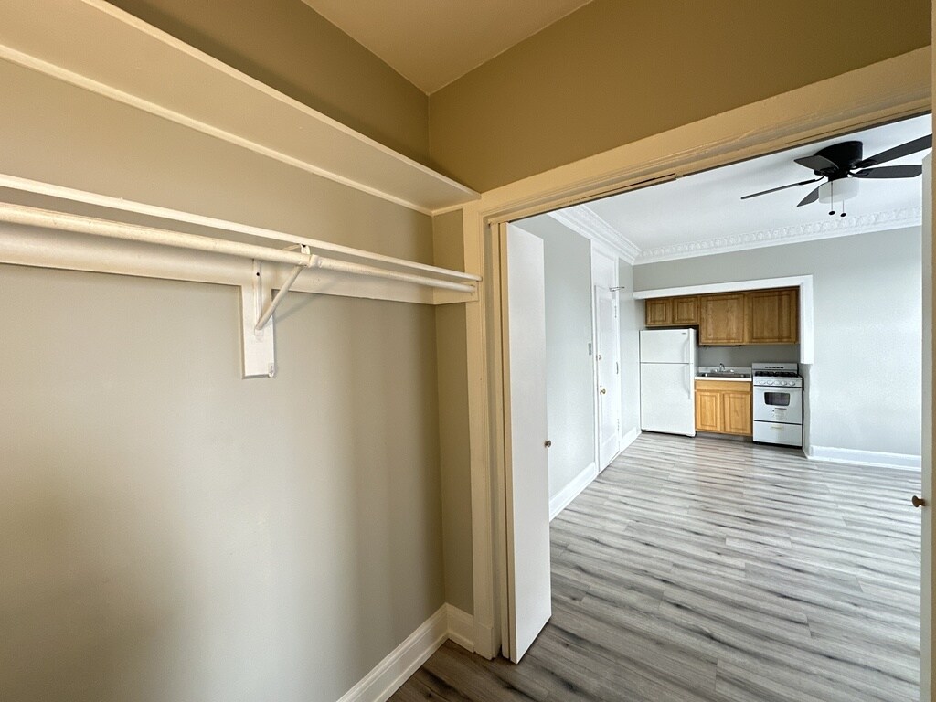 Building Photo - 3824 N Fremont