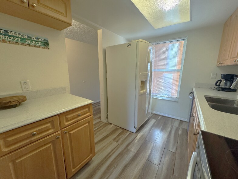 Building Photo - 12760 Indian Rocks Rd