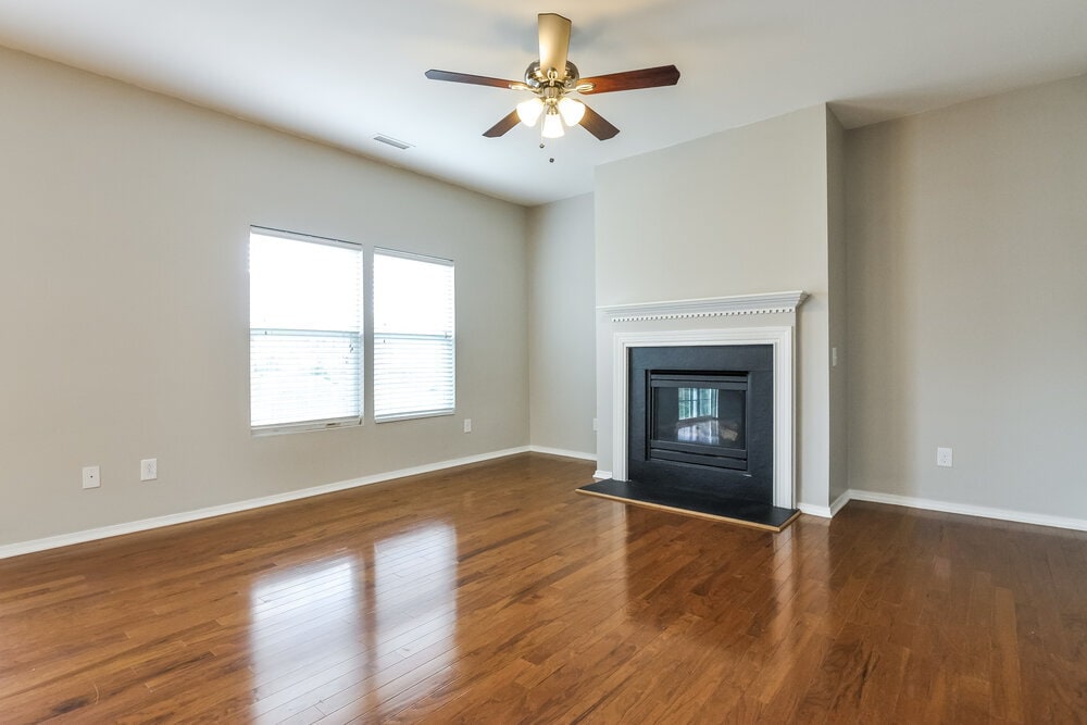 Building Photo - 547 Kerriann Ln