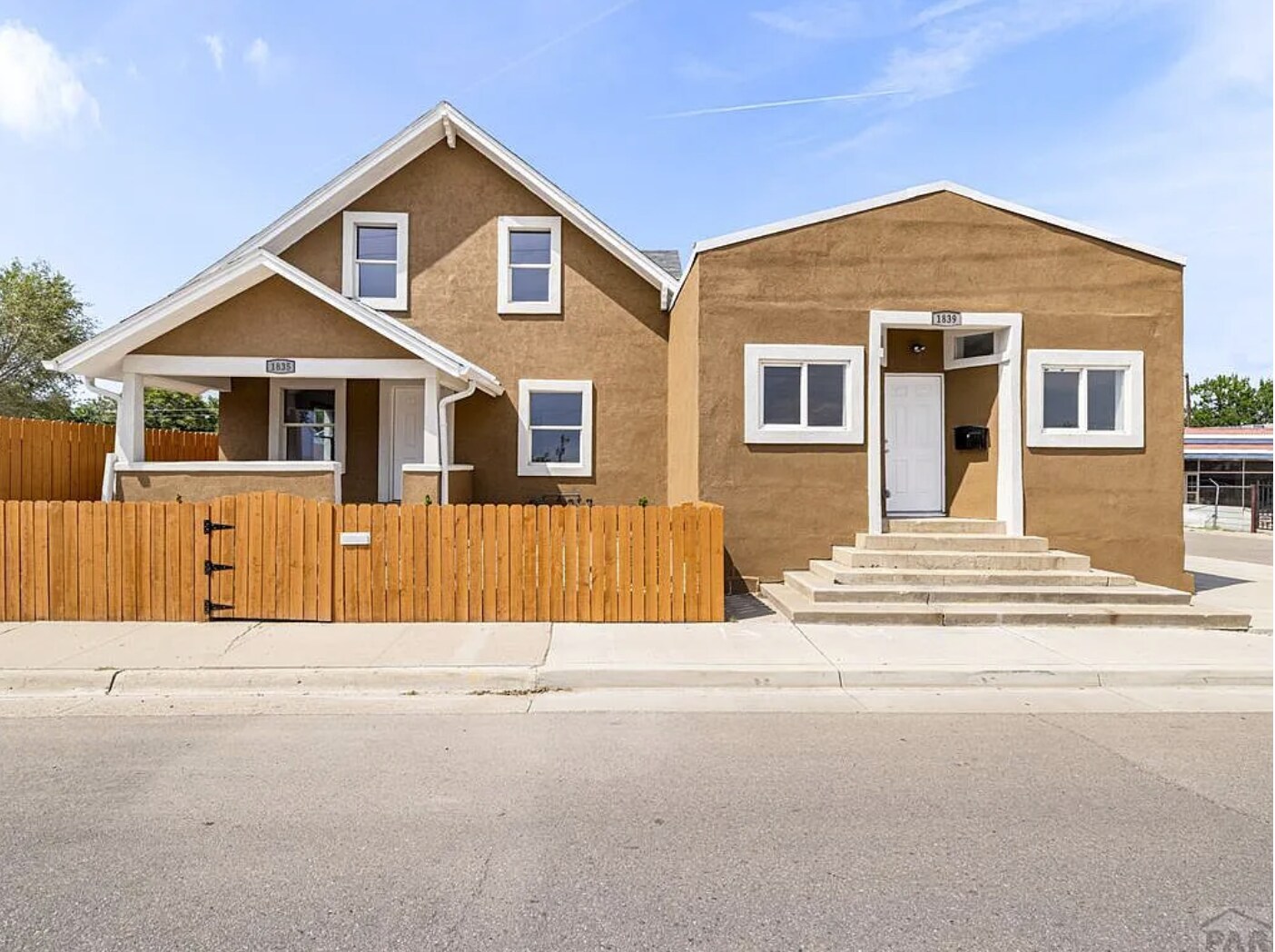 Building Photo - 1835 E 4th St