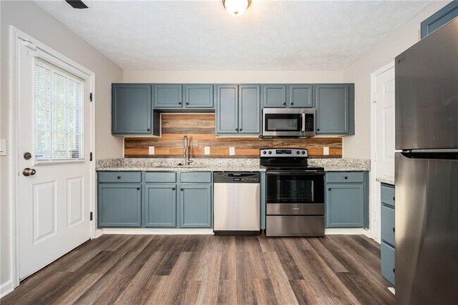 Building Photo - 3375 River Run Trail