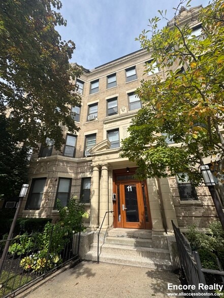 Building Photo - 11 Peterborough St