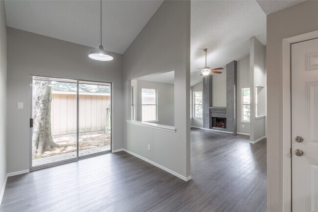 Building Photo - 3118 Lucida Ln