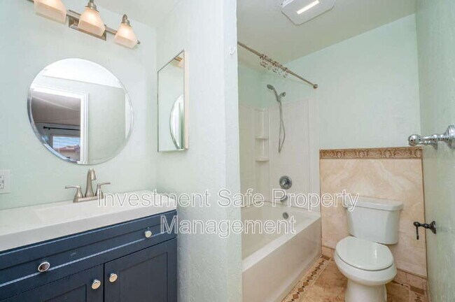 Building Photo - 4982 Baltimore Dr