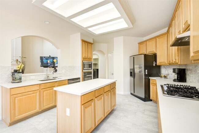 Building Photo - 14411 Chartley Falls Dr