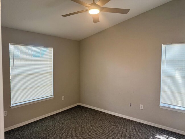 Building Photo - 826 Grand Regency Pointe