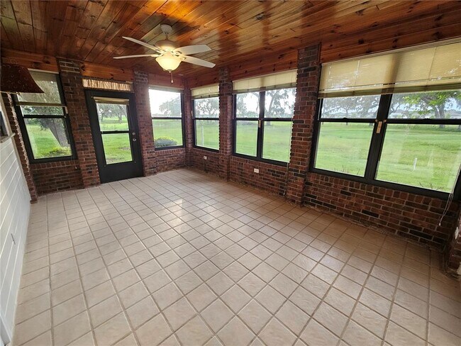 Building Photo - 6539 Brentwood Dr.