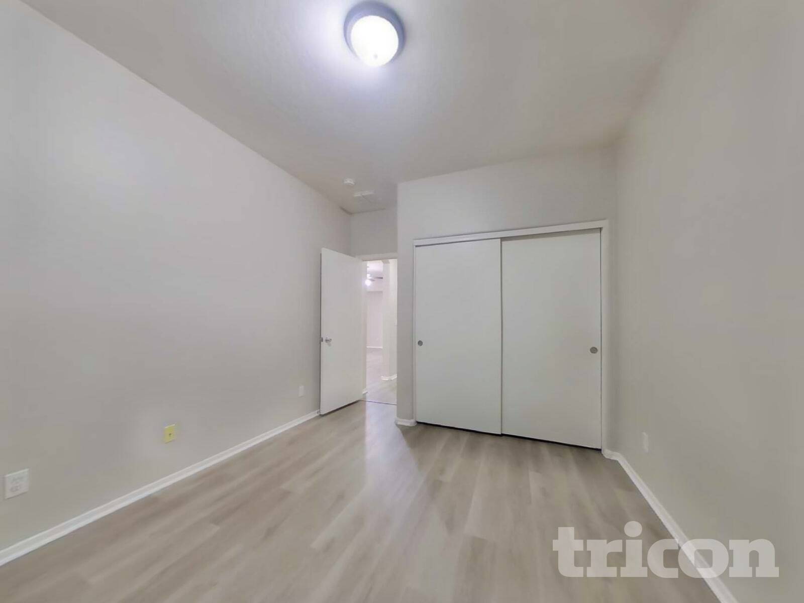 Building Photo - 13038 W Aster Dr